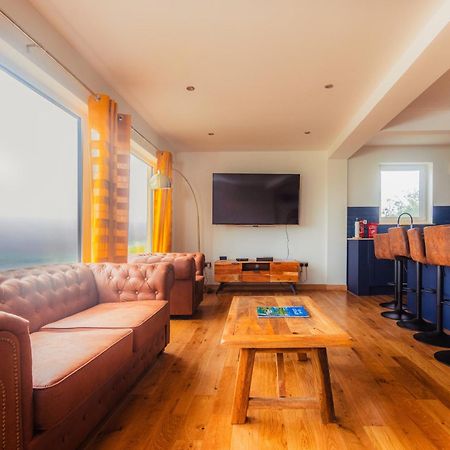 Luxury Cottage With Stunning Views By Fairy Pools 4 Carbost  Exteriér fotografie