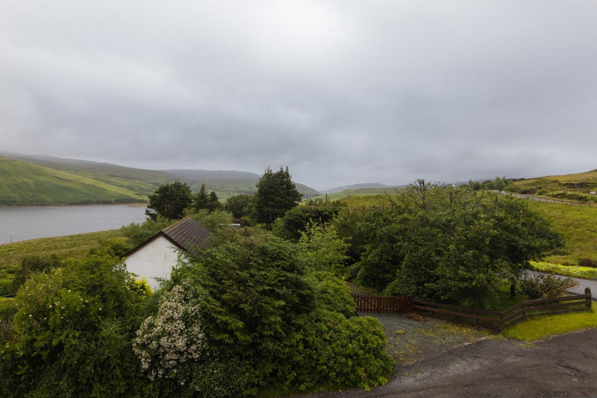 Luxury Cottage With Stunning Views By Fairy Pools 4 Carbost  Exteriér fotografie